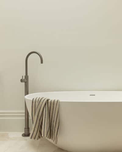 Bathroom renovations Auckland - Modern bath tub